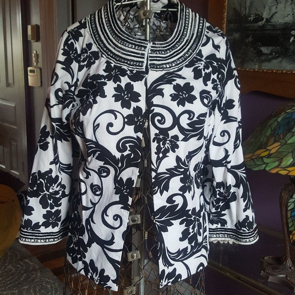 Evening jacket with embellishments